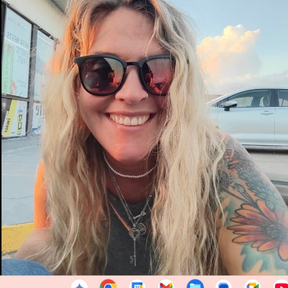 COPY - Like this to be notified when I go live! - Picture 6 of 8